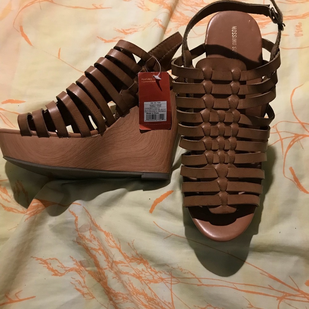 Wedge tan sandals